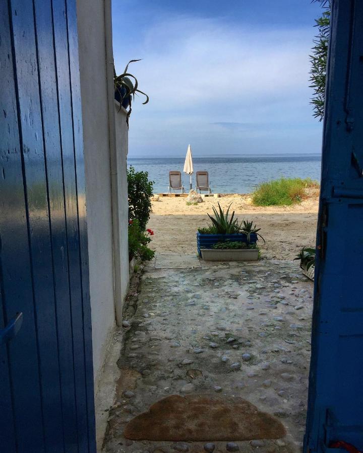 Sea View Life Hotell Carini Exteriör bild