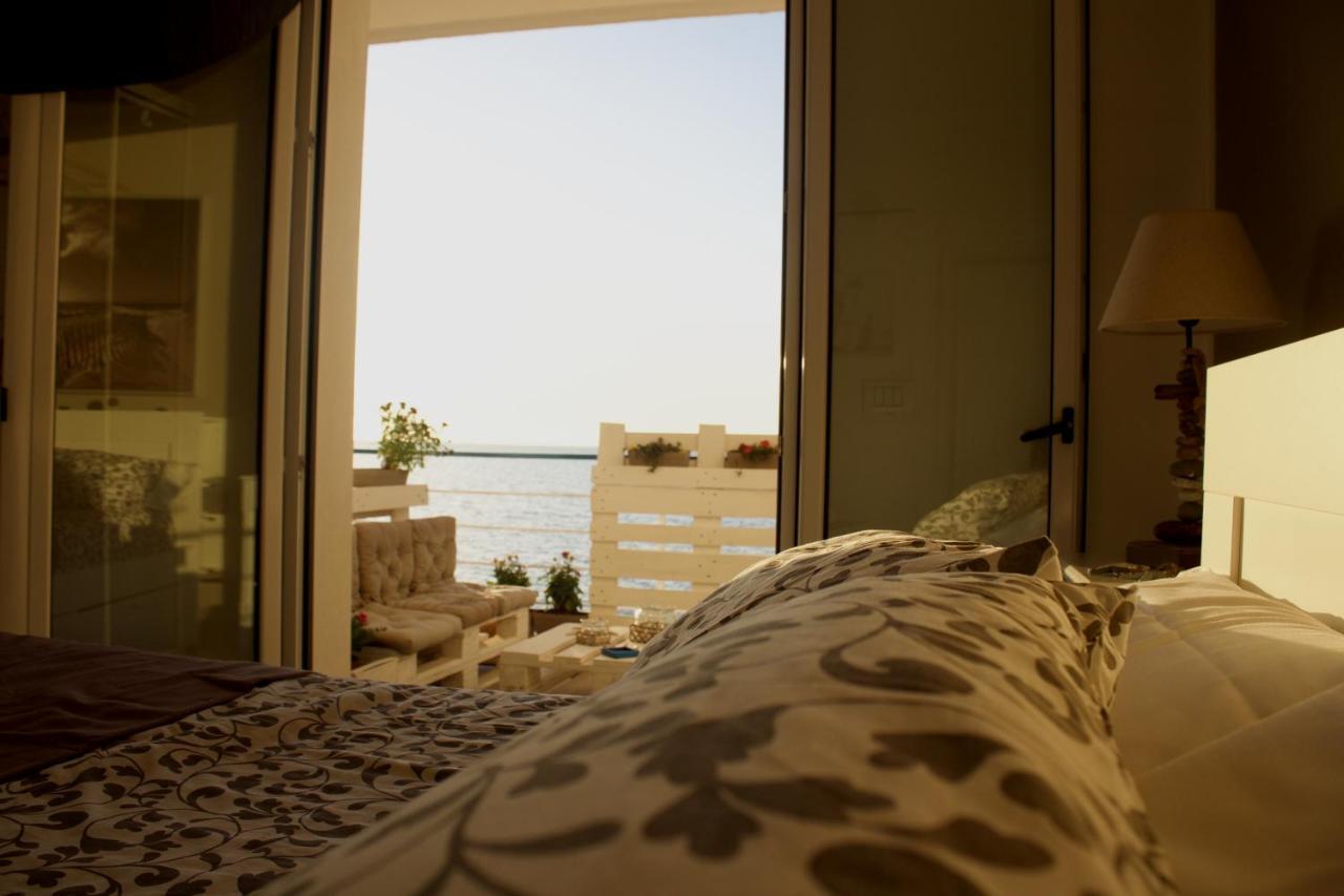 Sea View Life Hotell Carini Exteriör bild